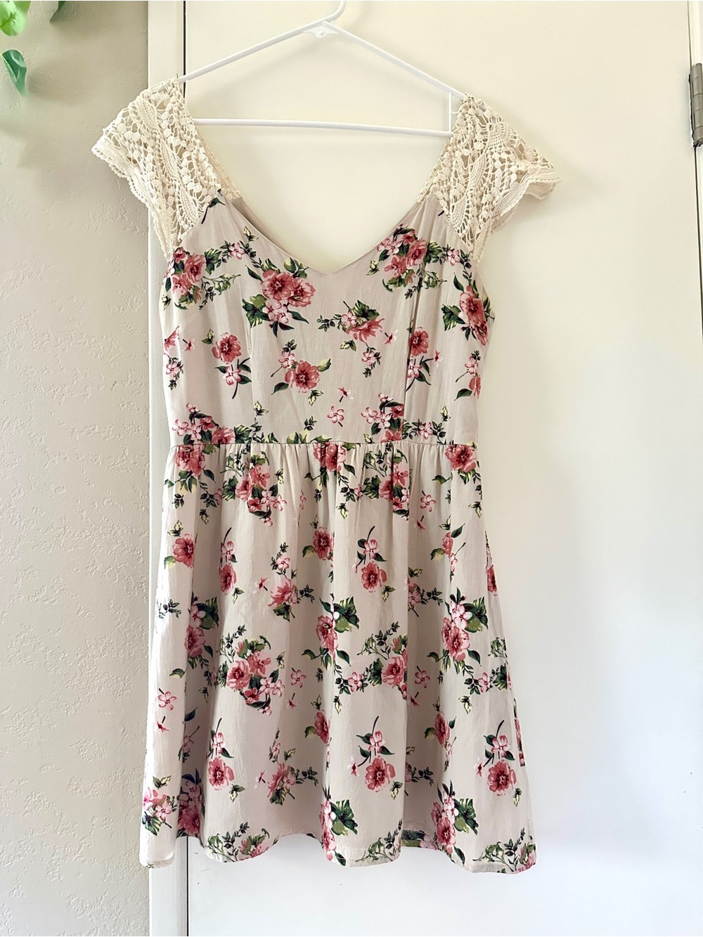 Forever 21- Mini Dress -Medium Cream Floral with Pink Roses